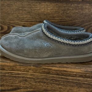 UGG Charcoal Tasman Slippers used slightly fast shipping